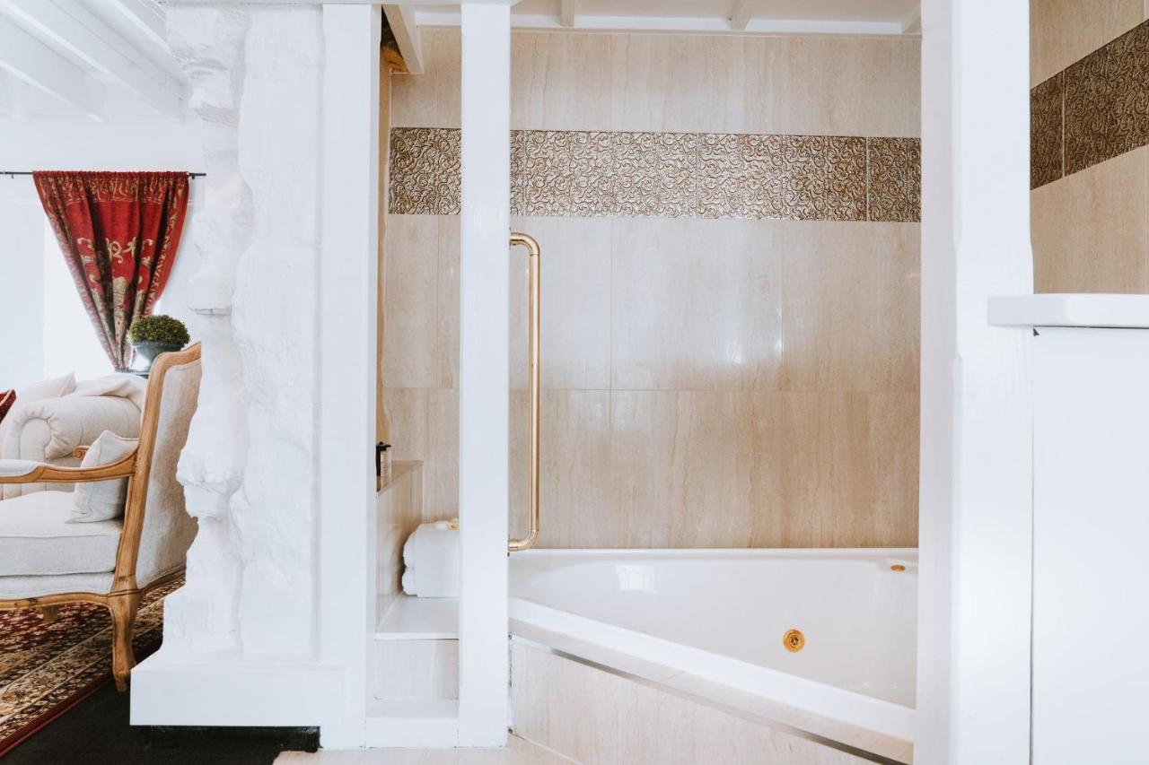 A Loft In The Mill Boutique Accommodation Olinda Esterno foto