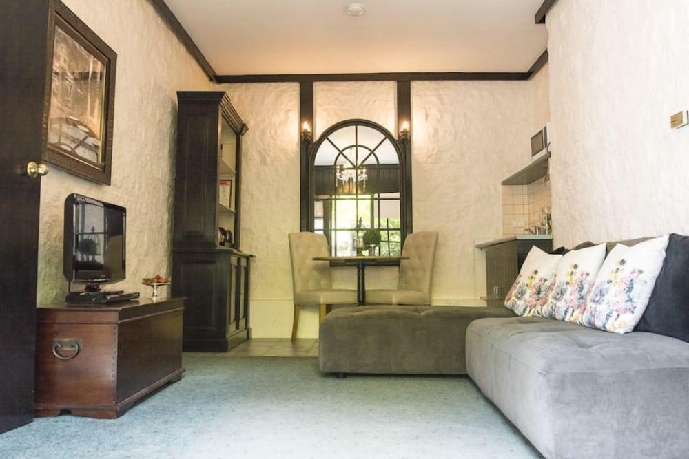 A Loft In The Mill Boutique Accommodation Olinda Esterno foto