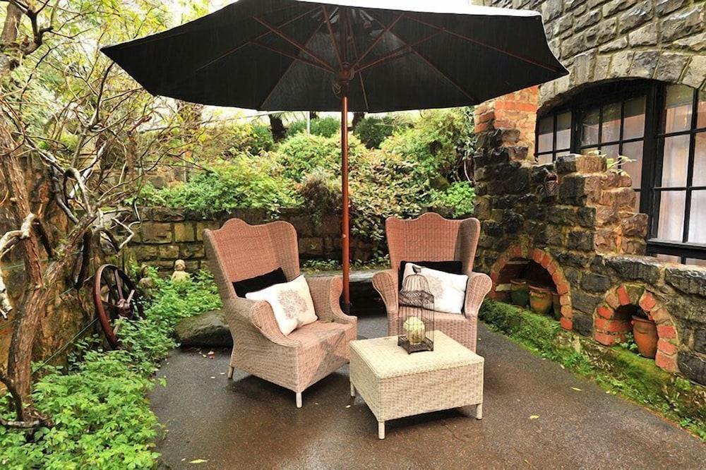 A Loft In The Mill Boutique Accommodation Olinda Esterno foto